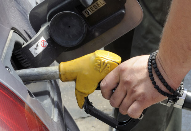 Гориво свуда појефтинило